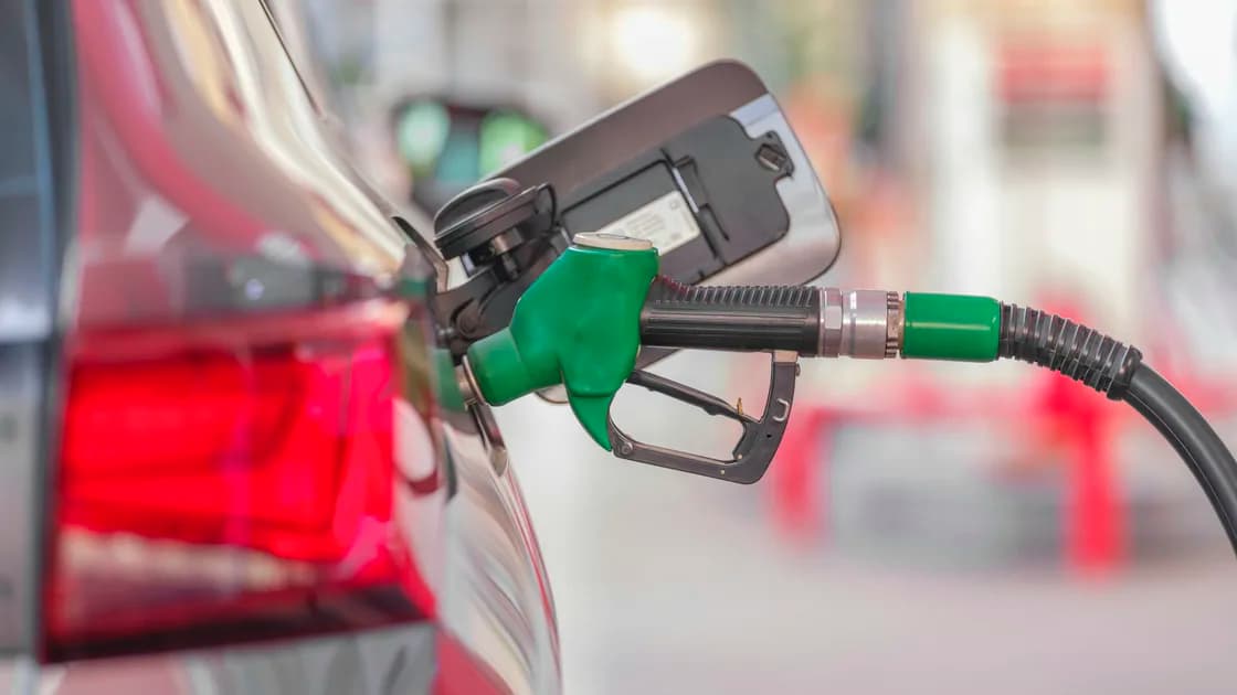 How Foreign Drivers Use Self-Service Fuel Stations in China