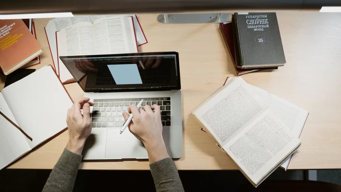 如何使用 Gemini Notebook 做研究:逐条核对引用并记录未知