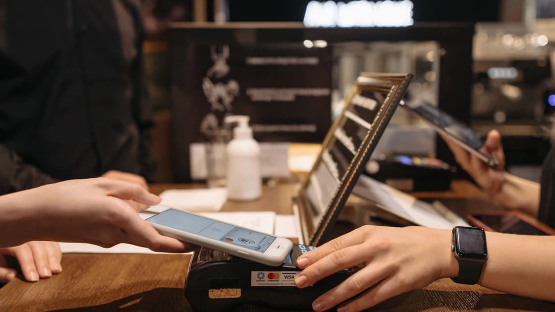 Работает ли Apple Pay в Китае с иностранной картой?