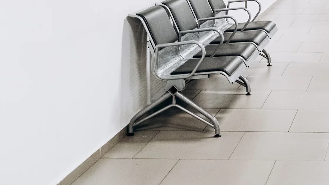Flight Delayed or Canceled Abroad: Chinese Guide